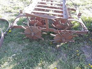 lot 6 image: Antique Rotary Hoe