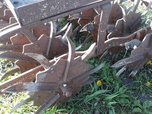 lot 7 image: Antique Rotary Hoe