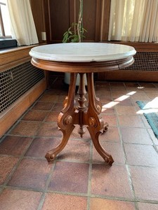 lot 3 image: Round Walnut Victorian Marble Top Table