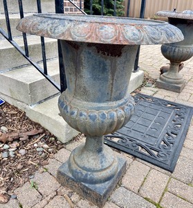 lot 22 image: Lovely Antique Cast Iron Urn Planter #1