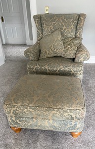 lot 56 image: Lovely Patterned Overstuffed Armchair w Matching Ottoman