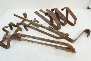 Toe holds, ladder jacks