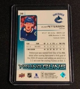 lot 81 image: 2018-19 Upper Deck Series 1 Elias Pettersson Rookie Young Guns