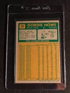 lot 97 image: 1971-72 topps Gordie Howe Autograph Cards