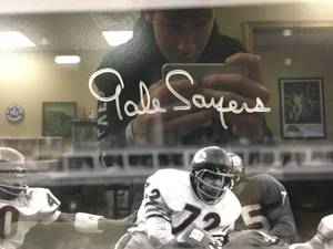 lot 118 image: Gale Sayers Autographed 16x20 JSA Authenticated photo  framed