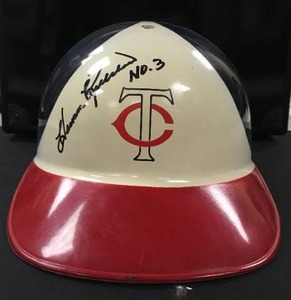 lot 135 image: vintage Harmon Killebrew autographed Batting Helmet