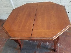 lot 15 image: Striking Dining Table by Milling Road