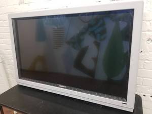 lot 101 image: SunBriteTV 46 Outdoor LCD HDTV