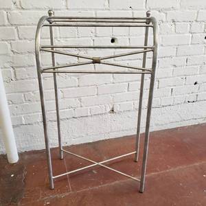 lot 161 image: Brushed Finish Metal Towel Rack