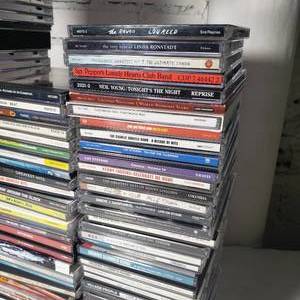 lot 170 image: Classic Rock and Country CD Library