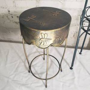 lot 150 image: Plant Pedestals
