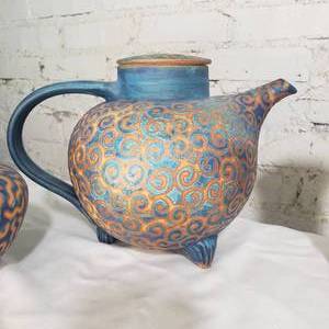 lot 147 image: Hand Thrown Pottery Signed Whitcomb