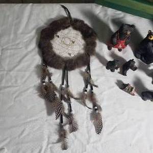 lot 183 image: Cutie Cabin Bears Bundle