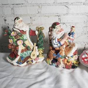 lot 131 image: Fitz & Floyd Saint Nick Bundle