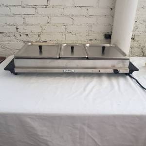 lot 124 image: Broil King Buffet Warmer Model TBS-35L