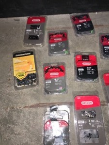lot 32 image: ASSORTED CHAINSAW CHAINS. VARIOUS SIZES AND CONDITIONS. SEE PICTURES