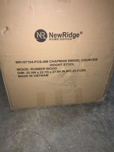 lot 71 image: NEWRIDGE HOME GOODS NEWRIDGE WHITE COUNTER 25 IN. STOOL. SEE PICTURES