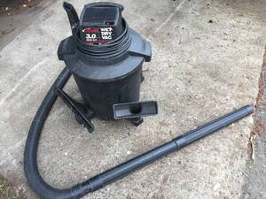 lot 74 image: Craftsman 8 Gallon Wet  Dry Vac