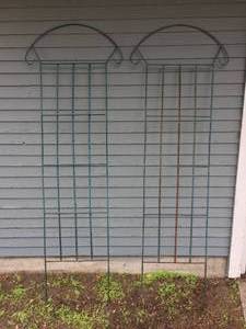lot 81 image: 2 Metal Trellises