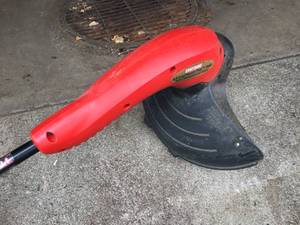 lot 85 image: Craftsman 4.6 Amp Electric Weed Whip