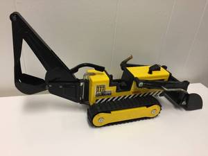 lot 120 image: Tonka Scoop Truck