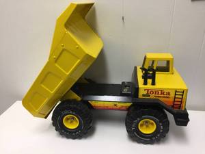 lot 123 image: Tonka Turbo Diesel Truck