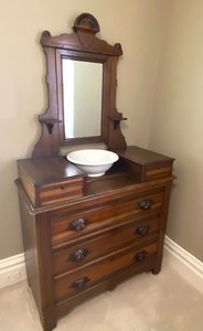 lot 96 image: Antique Dresser