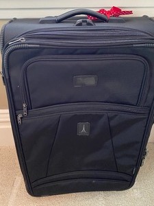 lot 100 image: Two Pieces of Luggage