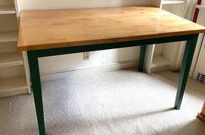 lot 104 image: Very Nice Simple Desk