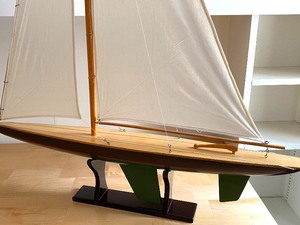 lot 105 image: Decorative Ship Model