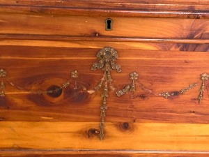 lot 110 image: Vintage Cedar Chest
