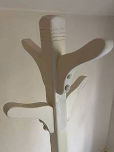 lot 175 image: Wooden Coat Rack