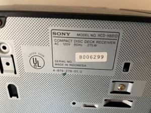 lot 176 image: Sony 3 Disc CD Player  Radio With Speakers
