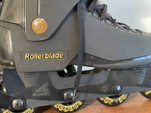 lot 186 image: Rollerblades Lightning TRS