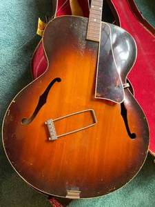 lot 200 image: Vintage Gibson Guitar and Case