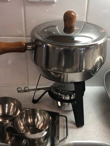 lot 31 image: Wonderful Stainless Kitchen Items