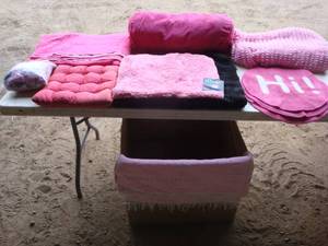lot 26 image: Blankets and rugs