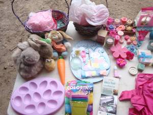 lot 29 image: Easter Decor