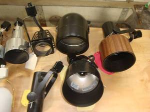 lot 97 image: Halo Power Trac - Misc Light Fixtures