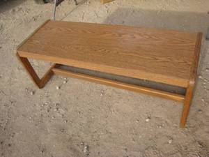 lot 122 image: Coffee TableBench