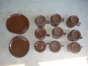 lot 139 image: Cafeteria Plasticware