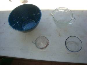 lot 140 image: Baking Measuring Supplies