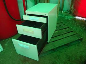 lot 149 image: 3 Drawer File Cabinet wwheels