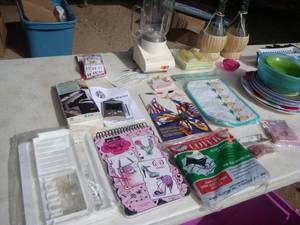 lot 63 image: Party Supplies Tote