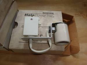 lot 79 image: Halo Power Trac Fixtures