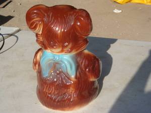 lot 51 image: Bear Cookie Jar