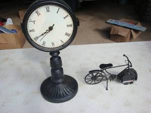lot 66 image: Clocks