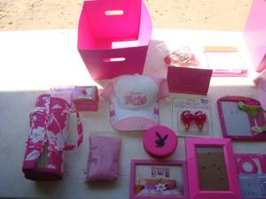 lot 148 image: Organizers, etc - pink