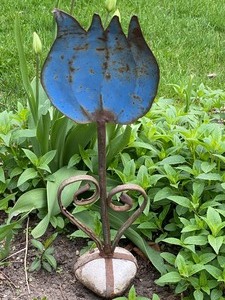 Metal Tulip Figure