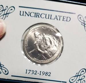 1982-D WASHINGTON SILVER COMMEMORATIVE HALF DOLLAR